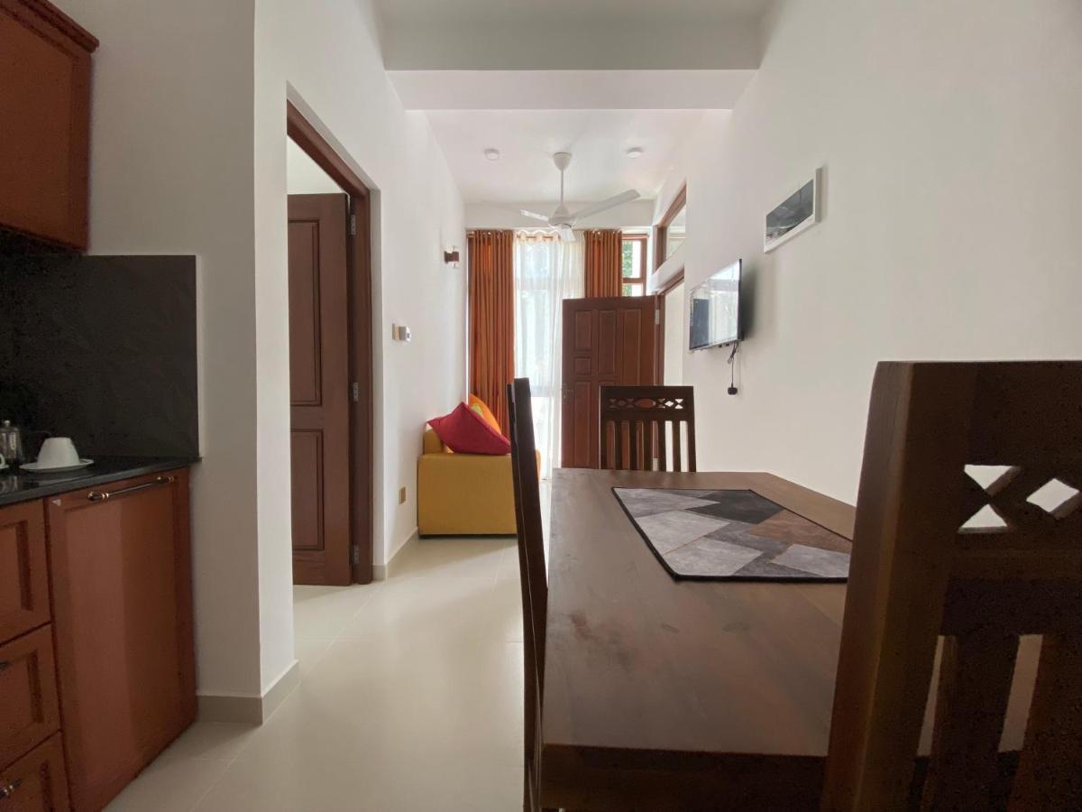 Aurelia Inn แคนดี้ ภายนอก รูปภาพ