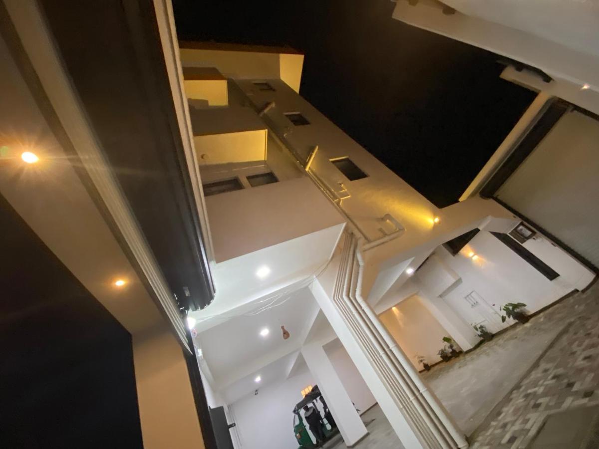Aurelia Inn แคนดี้ ภายนอก รูปภาพ