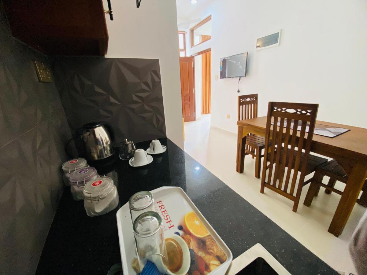 Aurelia Inn แคนดี้ ภายนอก รูปภาพ