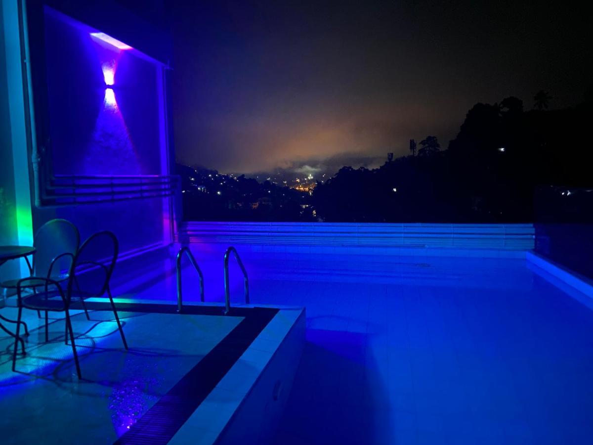 Aurelia Inn แคนดี้ ภายนอก รูปภาพ