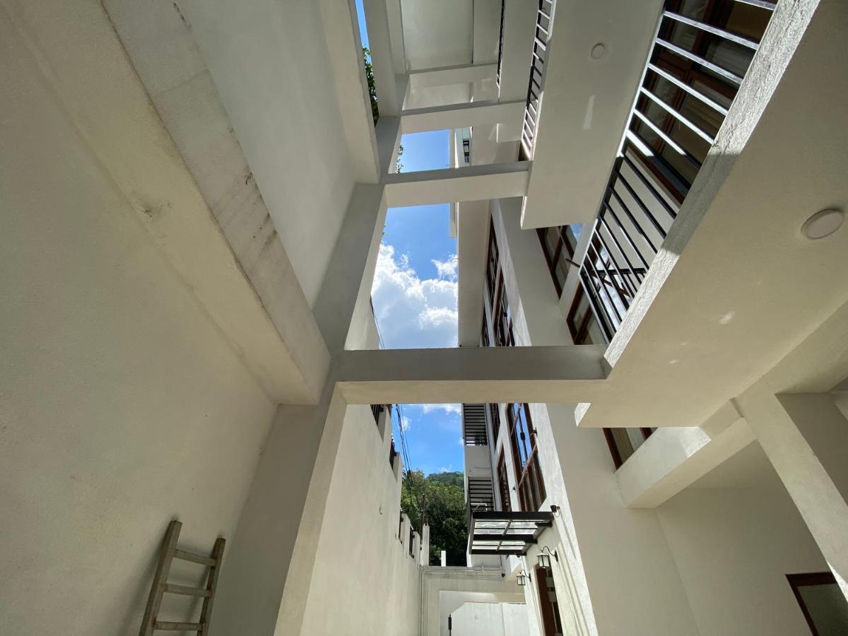 Aurelia Inn แคนดี้ ภายนอก รูปภาพ