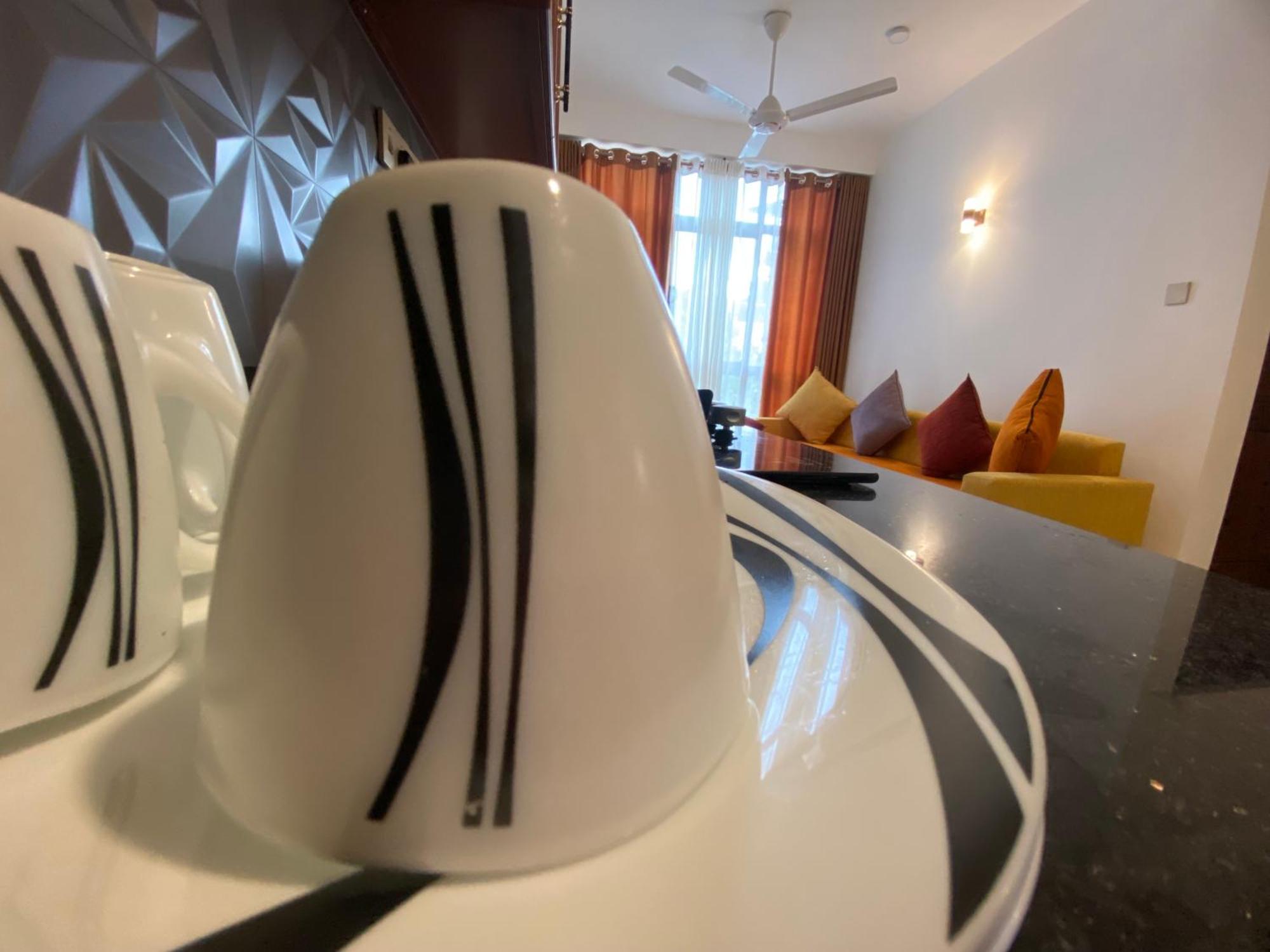 Aurelia Inn แคนดี้ ภายนอก รูปภาพ